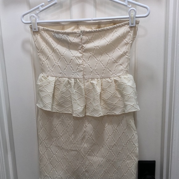 NWT strapless bodycon mini dress - Picture 2 of 4